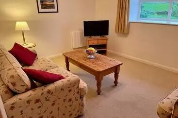 아파트 Church House Farm