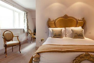 Hotel Jolyons At No. 10