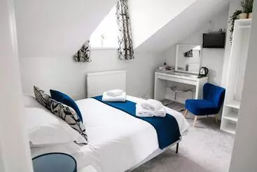 Pensione Kingsway Guesthouse   A Selection Of Single, Double And Family Rooms In A Central Location