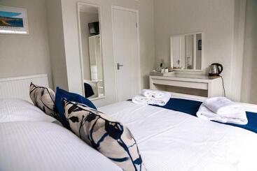 Пансион Kingsway Guesthouse A Selection Of Single, Double And Family Rooms In A Central Location