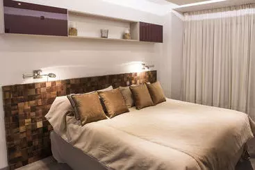 هتل آپارتمان Syrah Suites