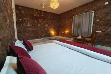 Bed and Breakfast Jawai Wildlife Safari Camp