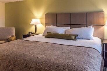 בית מלון כפרי Candlewood Suites Gonzales   Baton Rouge Area, An Ihg