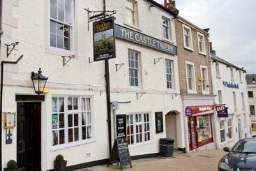 فندق The Castle Tavern