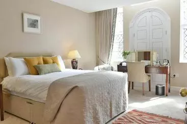 Hotel The Loddon Swan