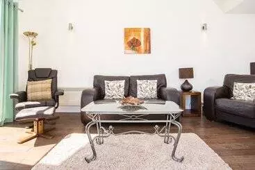 Casa Stoneleigh Village