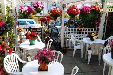 Bed and Breakfast The Acorn Lodge