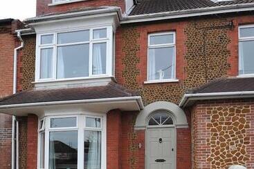 Жильё для туристов Belle Vue Apartments