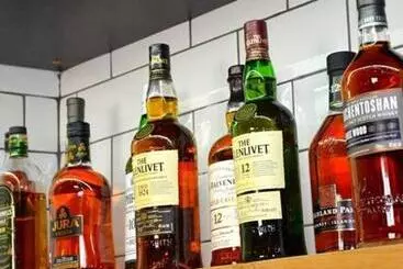 酒店 The Courie Inn