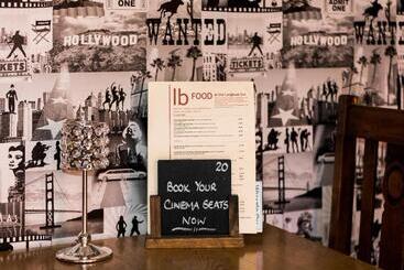 Hotel The Longboat Inn