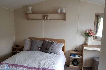 Szálloda Pool Garden 2br Parking Wifi Sleeps6