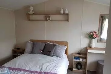 Otel Pool Garden 2br Parking Wifi Sleeps6