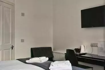 Pensione Miller House Courtyard