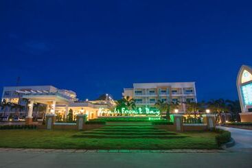 호텔 Krabi Front Bay Resort