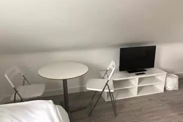 پانسیون Polygon Villas Guest House