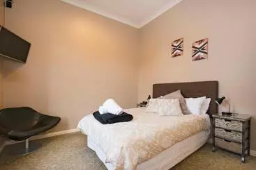 旅馆 The Prince Albert Backpackers & Bar