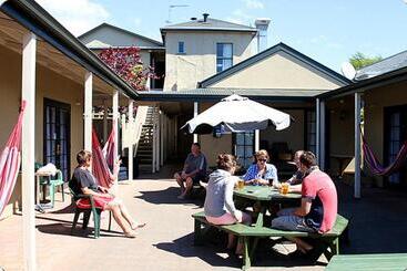 旅馆 The Prince Albert Backpackers & Bar