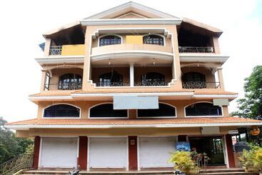 Hotelli Picnic Plaza By Wb S Goa