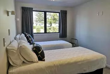 汽车旅馆 Waikanae Beach Ocean View Apartments