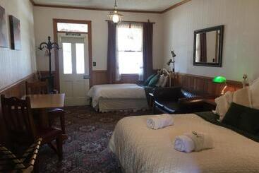 Casa Settlers Cottage Motel