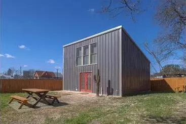 مسافرخانه Gorgeous Guesthouse Near Amazing Downtown