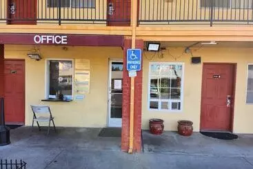 Vince S Motel Inc