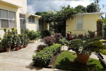 تختخواب و صبحانه Kingston Cottage