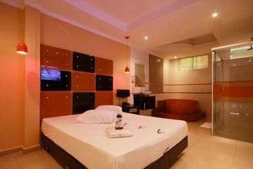 Red Green Motel   Adults Only