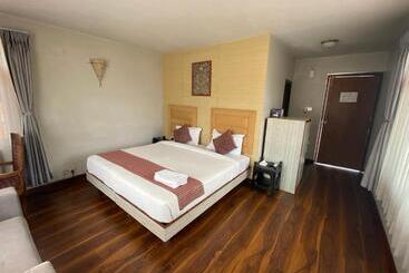 Shaligram Hotel & Spa