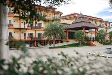 Отель Phufa Waree Chiangrai Resort   Sha Extra Plus