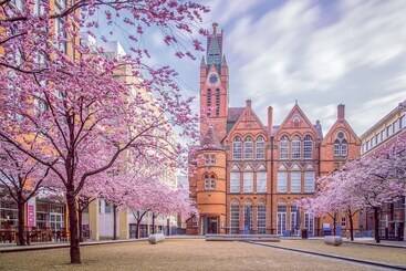 کلبه Family Home With Garden In Prime Birmingham Location