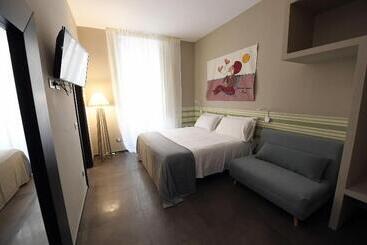 پانسیون Capo D Africa 30   Colosseo