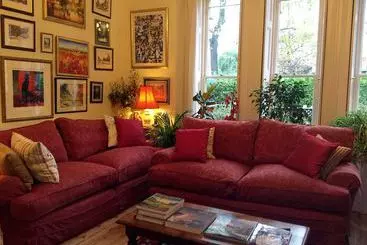 مبيت وإفطار Hanover House