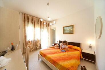 בית מלון כפרי Del Mar