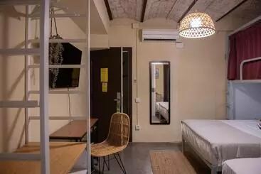 The Loft Hostel Barcelona La Pedrera