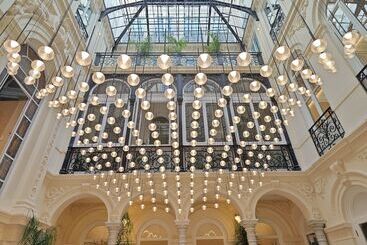 هتل Palacio Gran Vía, A Royal Hideaway