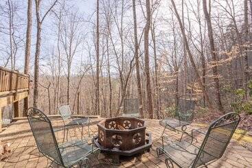 بيت ريفى Moonshine Ridge Cabin With Hot Tub And Fire Pit