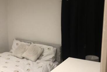 اقامتگاه Captivating 1 Bed Apartment In Southampton