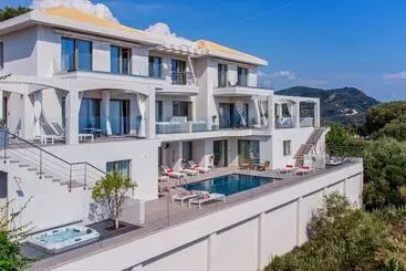 Aparthotel Livinghome Suites