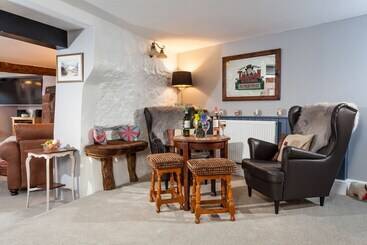 The Snuggery A Cosy Country Cottage