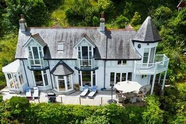 Rezydencja Exclusive Home With The Best Views In Dartmouth