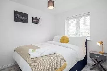 レジデンス Lovely 2 Bed House With 2 Bathrooms In Dartford