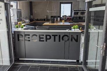 Business Motel, Free Xl Parking, Wifi, Massage Chairs, Sauna, Shared Kitchen, Breakfast 2go, Free So