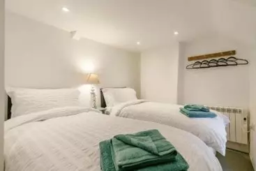 Charming 2 Bed Cottage In Wadebridge, Cornwall