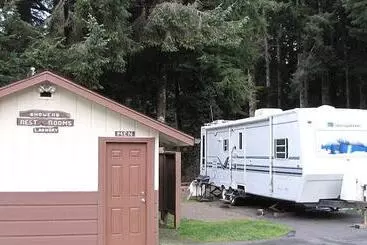 Hotelli 3 Rivers Resort And Guide Service