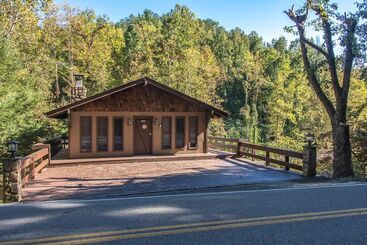 Hus på landet Rays Chalet Unique And Cozy Riverfront Home!