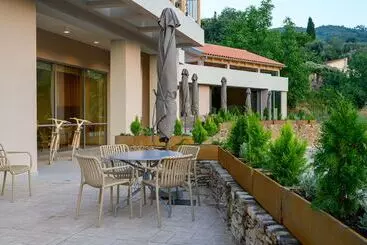 Denthis Hotel   Taygetos Mountain Getaway