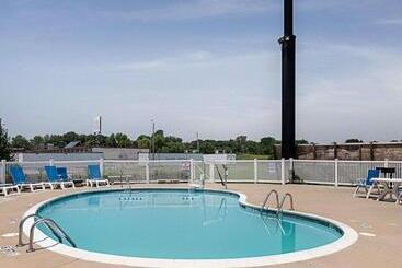 מוטל Sonesta Essential Van Buren