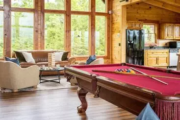 Mökkimajoitus Pine Rise By Avantstay10mins To Pigeon Forge!