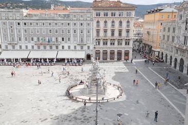 اقامتگاه Grand Hotel Duchi D Aosta Apartments